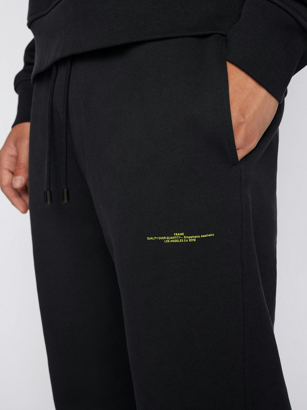jogger detail view alt:size alt:fit1